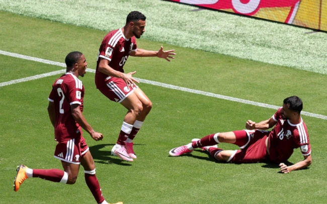 Thụy Sĩ đánh rơi chiến thắng trước Qatar ở phút 90+5'