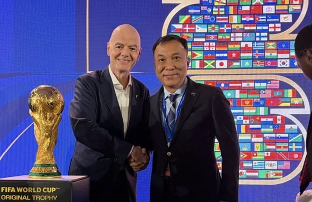 Chủ tịch FIFA ấn tượng với bước tiến của bóng đá Việt