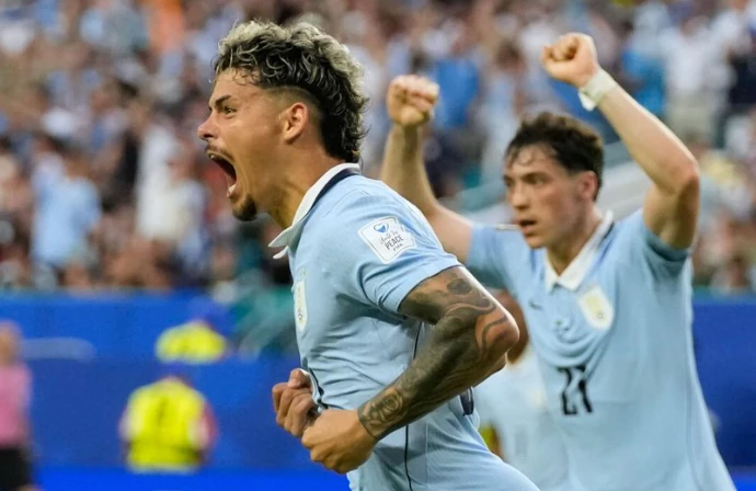 Chấm điểm tuyển Uruguay: Araujo hay nhất; Olivera phạm sai lầm tai hại