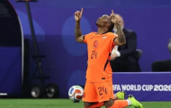 Merson khuyên Arsenal nẫng tay trên MU vụ Summerville
