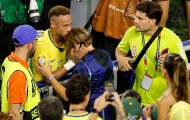 Neymar bật khóc trong ngày tái xuất tuyển Brazil tại World Cup