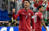 Bị nhân viên đòi tăng lương, Ronaldo bật cười lớn