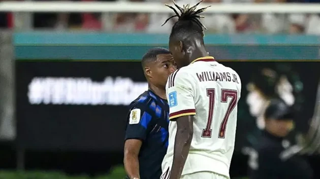 Nico Williams bức xúc vì pha đá xấu của sao Uruguay