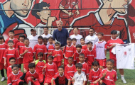 Van der Sar hy vọng Indonesia sớm dự World Cup