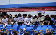Biển người chào đón tuyển Cape Verde trở về từ World Cup