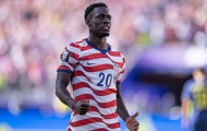 UEFA chỉ trích FIFA vì xóa thẻ đỏ cho Balogun