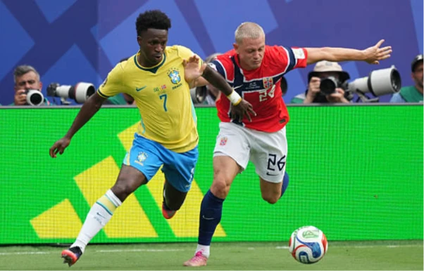 Phải chờ thêm bao lâu Brazil mới tìm lại ánh hào quang?