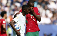 Lý do Diop không bị phạt thẻ đỏ dù che miệng với Dembele