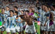Tuyển Argentina hát khúc ca khiêu khích tuyển Anh trước bán kết