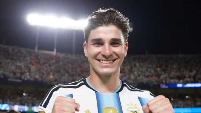 Tin đồn chuyển nhượng sáng 13/7: Arsenal nỗ lực chiêu mộ Julian Alvarez; Pep lọt tầm ngắm tuyển Ý