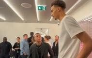 Kylian Mbappe bị trêu chọc về chiều cao khi đứng cạnh sao NBA