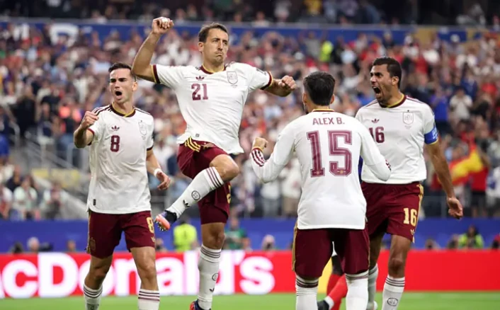 Oyarzabal nổ súng, Tây Ban Nha hạ Pháp giành vé vào chung kết World Cup