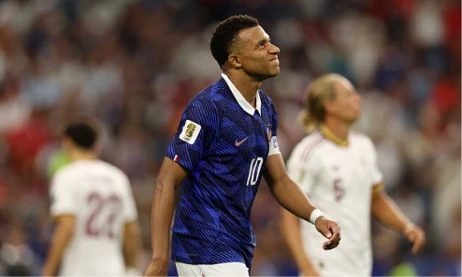 Kylian Mbappe nổi giận vì quả phạt đền của Tây Ban Nha