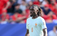 Man Utd hết cơ hội ép giá Manu Kone