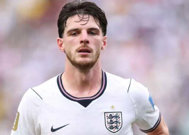 Graeme Souness khẳng định Declan Rice nên đá trung vệ