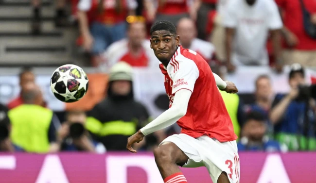 Mosquera là lời giải cho bài toán thay thế Saliba của Arsenal?