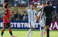 Rooney chê trách Messi vì đòi thẻ đỏ cho Cucurella
