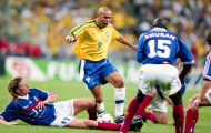 Cơn ác mộng Paris và 90 phút kỳ lạ của Ronaldo năm 1998