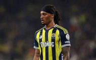 Man Utd dẫn trước Chelsea vụ Archie Brown nhờ vé C1