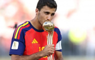 Luis Figo không nghĩ Real Madrid có thể mua Rodri