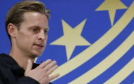 De Jong lên tiếng về tin đồn rời Barca