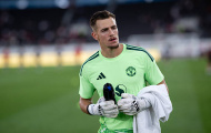 Stuttgart muốn chiêu mộ thủ môn Radek Vitek của MU