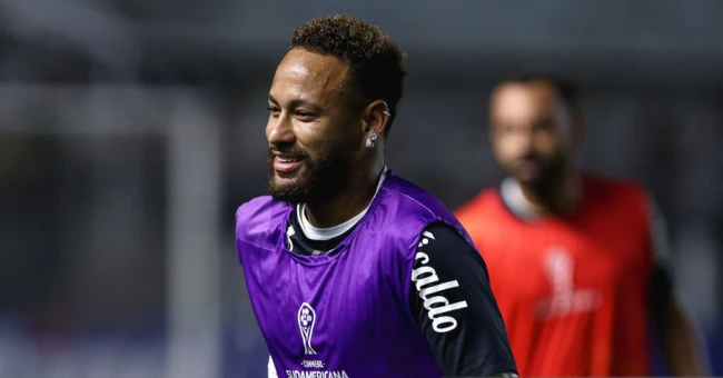 Neymar lên tiếng về tin đồn bắt nạt đồng đội tại Santos