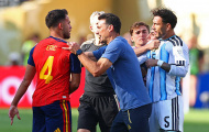 FIFA điều tra Paredes và Molina sau vụ ẩu đả ở World Cup