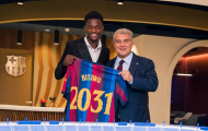 Barca chính thức ra mắt sao mai Jesse Bisiwu
