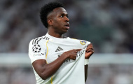 Carragher hoài nghi tin đồn Vinicius đến Arsenal
