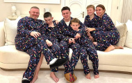 Coleen Rooney bảo vệ các con trước chỉ trích ăn bám gia đình