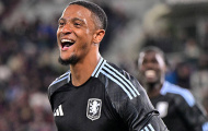 Arsenal tái khởi động thương vụ Ezri Konsa