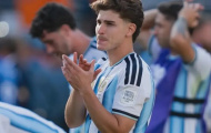 Atletico Madrid nổi đóa vì cáo buộc giật dây Julian Alvarez