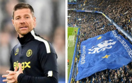 Xabi Alonso rực rỡ chào sân Stamford Bridge trong tiếng hò reo