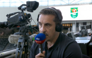 Gary Neville hối thúc Man Utd mua thêm hậu vệ sau trận thua sốc Hull City