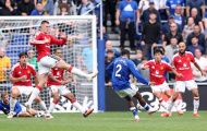 Hàng thủ 'không đến nỗi tệ' đang kéo lùi Man Utd
