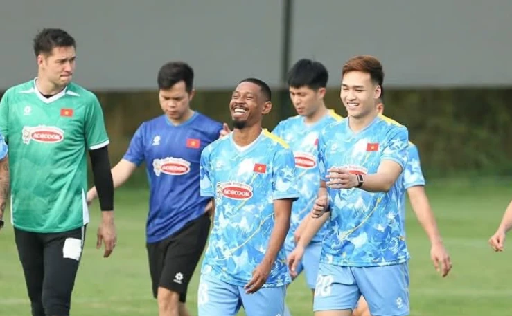 Hàng thủ tuyển Việt Nam xây 'bức tường thép' từ nguồn lực Việt kiều