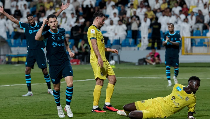 Martinelli - Watkins bùng nổ, Al Hilal thắng 6-0 Al Taawoun