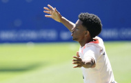 MU vượt Liverpool vụ Balde, nhắm Raum dự phòng