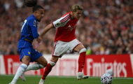 Dè chừng Chelsea, Eboue tin Arsenal nắm 75% cơ hội vô địch