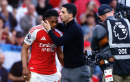 Micah Richards xót xa khi ngọc quý Arsenal phải dự bị