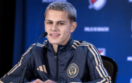 Man City nguy cơ mất thần đồng Cavan Sullivan cho kình địch