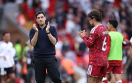 Carragher thúc giục Iraola biến Anfield thành 'vũ khí' tinh thần