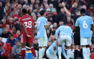 Carragher gọi thẻ đỏ của Gravenberch là quyết định gây sốc