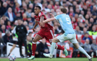 Rooney chê Gravenberch 'ngây thơ và ngốc nghếch'