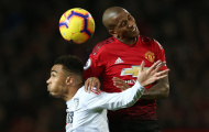 Ashley Young: 'Martinez muốn điều gì? Muốn MU mua cả một đội hình mới sao?'