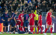 Nổi giận ném bóng vào đối thủ, Olise lỡ trận gặp Arsenal