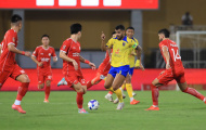 Bao giờ các câu lạc bộ V-League mới tự nuôi nổi mình?