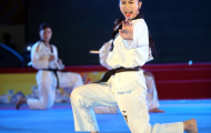 Dàn người đẹp taekwondo khuấy động đêm lễ hội
