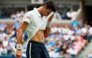 Djokovic tức giận xé toạc áo ở US Open